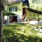 Vikendica Alisa Сasa de vacaciones