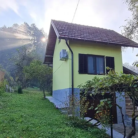 Сasa de vacaciones Vikendica Alisa